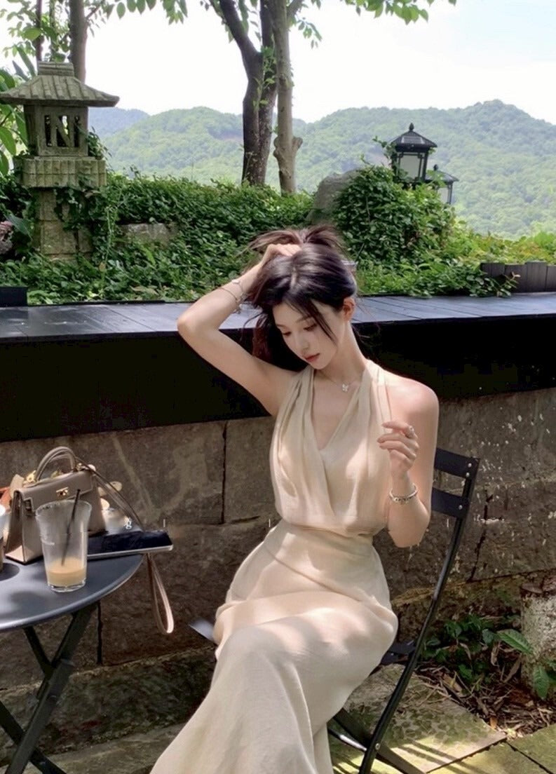 26Jun. 淡若輕煙 氣質V領背心 魚尾修身半身裙 杏色