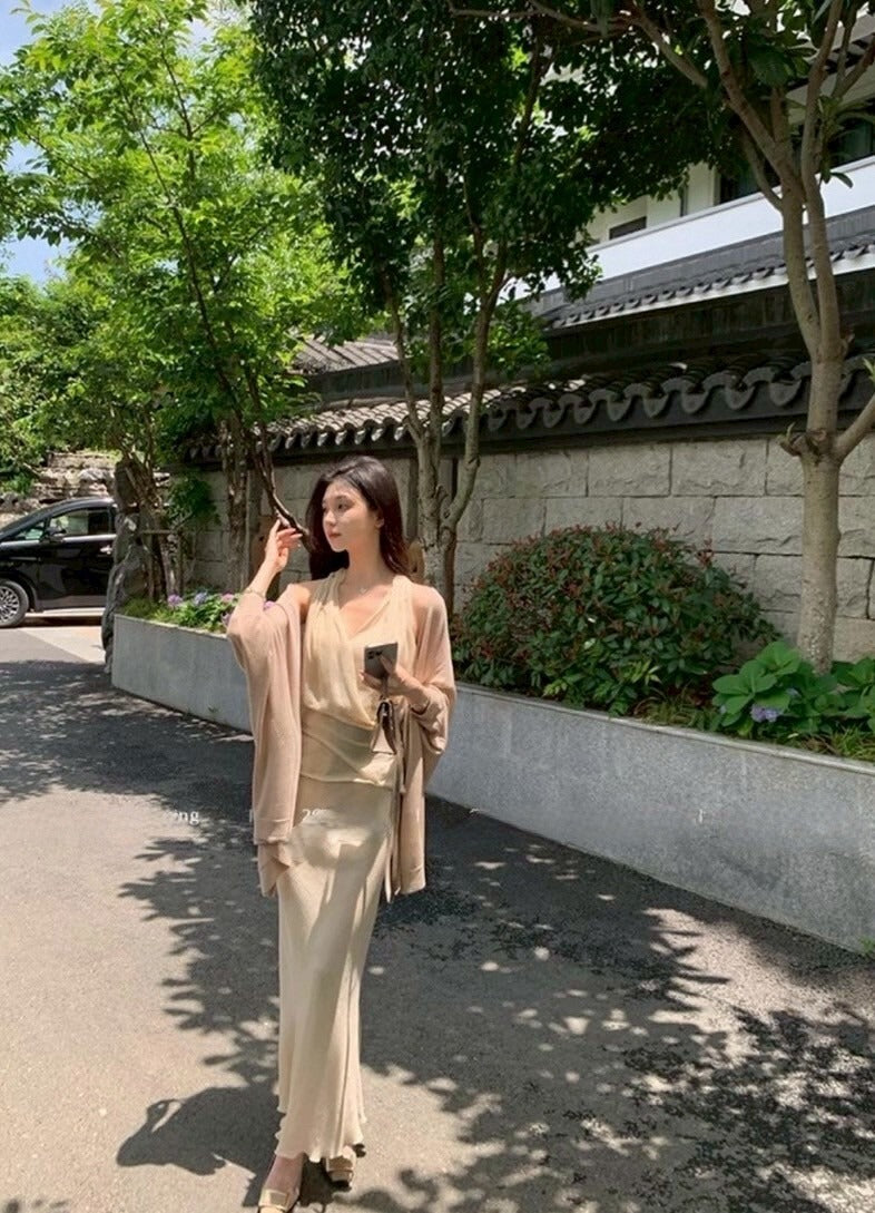 26Jun. 淡若輕煙 氣質V領背心 魚尾修身半身裙 杏色