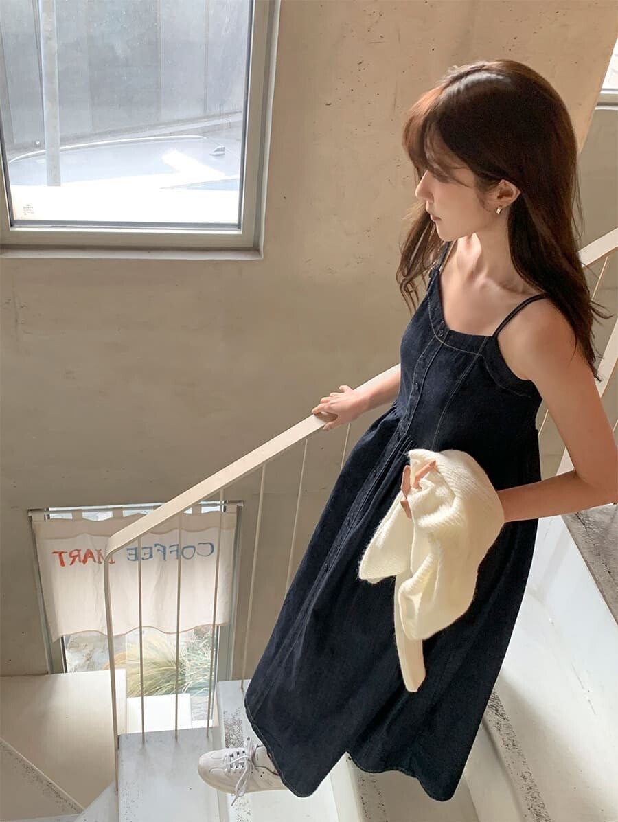 26Jun. 一眼氣質 鄰家丹寧藍背心連身裙